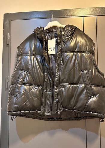 Kadın Siyah Deri Kemerli Şişme Yelek - Görsel 3