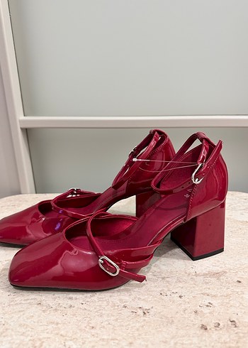 Parlak Kırmızı Tokalı Yüksek Topuklu Stiletto - Görsel 3