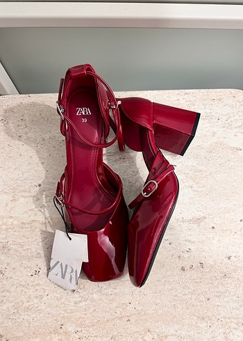 Parlak Kırmızı Tokalı Yüksek Topuklu Stiletto - Görsel 4