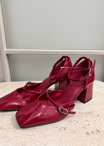 Parlak Kırmızı Tokalı Yüksek Topuklu Stiletto - Görsel 2