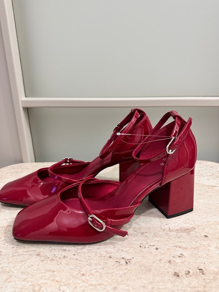 Parlak Kırmızı Tokalı Yüksek Topuklu Stiletto - Görsel 3