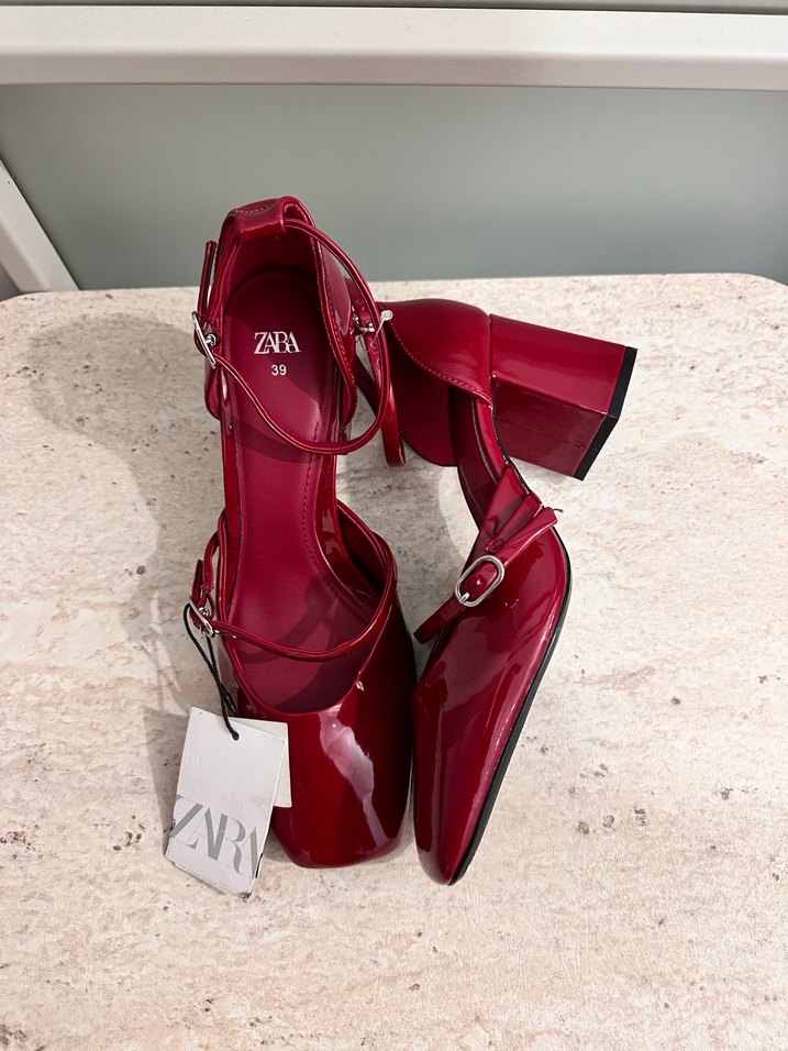 Parlak Kırmızı Tokalı Yüksek Topuklu Stiletto - Görsel 4