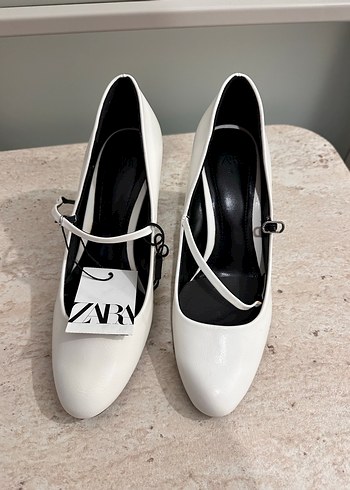 Beyaz Tokalı Blok Topuklu Stiletto - Görsel 6