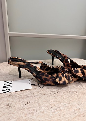 Leopar Desenli Tokalı Stiletto - Görsel 3