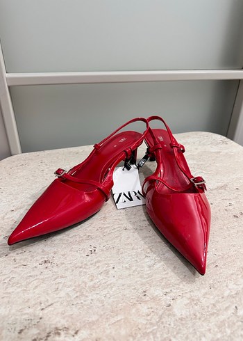 Kırmızı Tokalı Stiletto Kadın Ayakkabı - Görsel 2