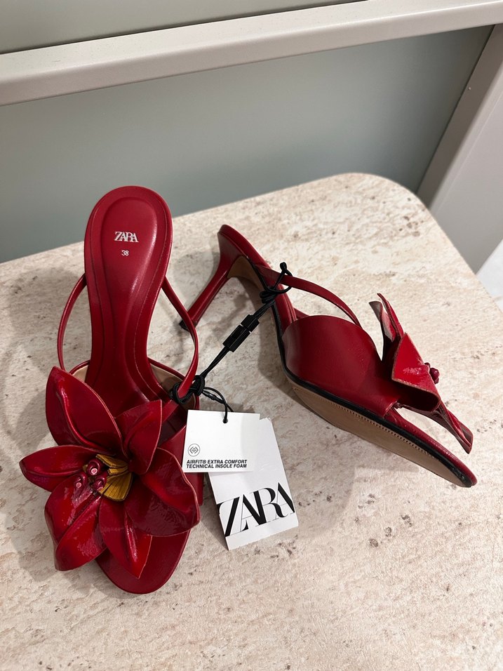 Kırmızı Çiçek Detaylı Yüksek Topuklu Stiletto - Görsel 3