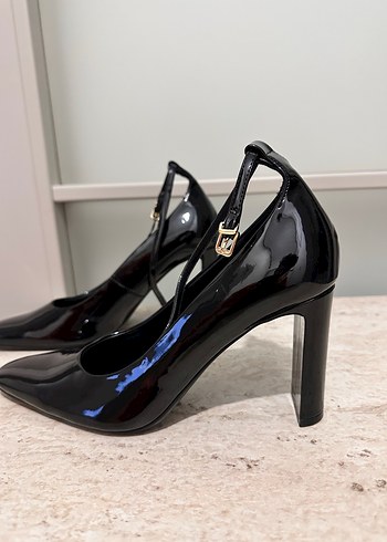 Kadın Siyah Topuklu Kemerli Stiletto - Görsel 2