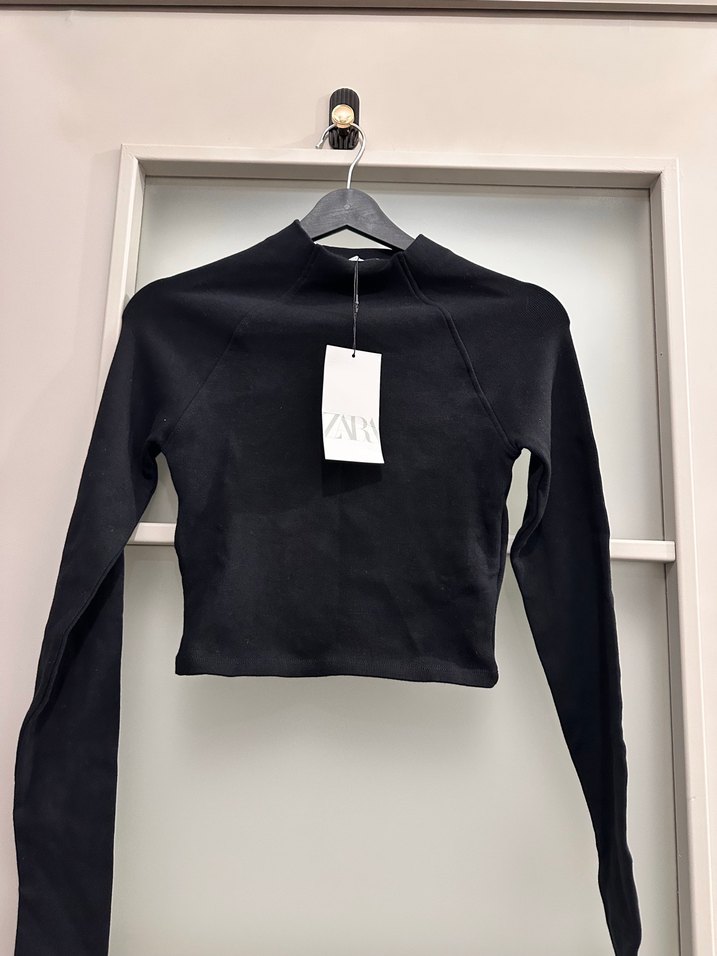 Siyah Yüksek Yakalı Uzun Kollu Mini Kazak - Görsel 2