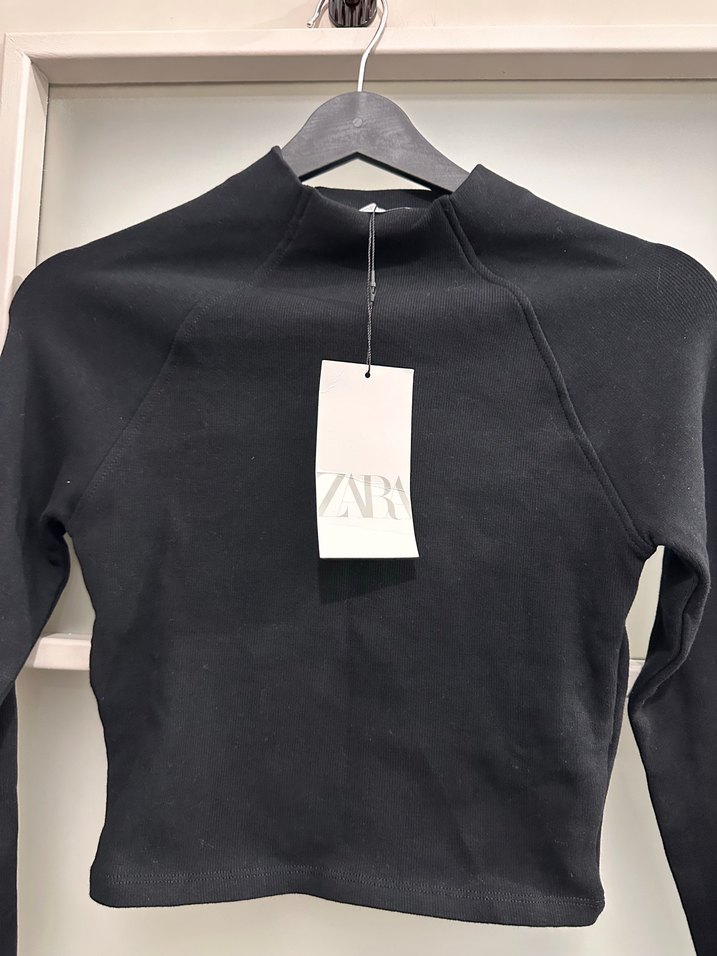 Siyah Yüksek Yakalı Uzun Kollu Mini Kazak - Görsel 3