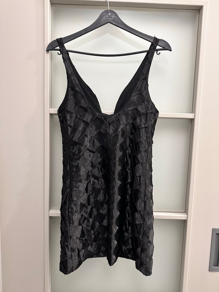 V Yaka Siyah Midi Pilili Abiye Elbise - Görsel 2