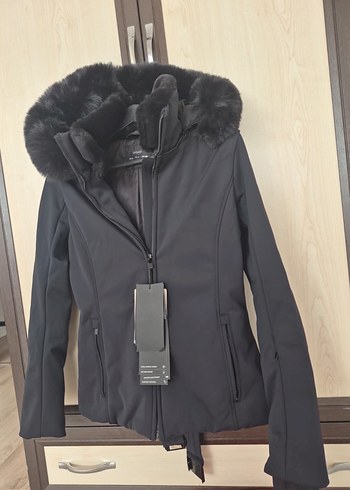 Siyah Kürklü Kadın Kışlık Mont - Görsel 2