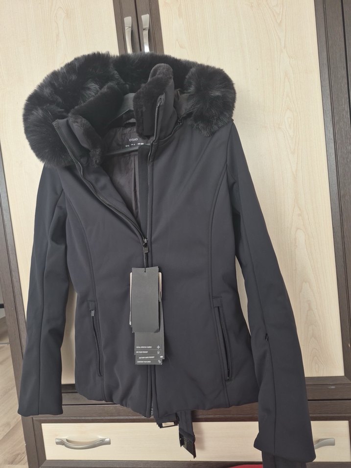 Siyah Kürklü Kadın Kışlık Mont - Görsel 4