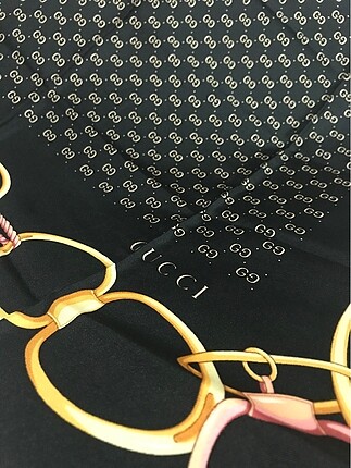 Gucci eşarp