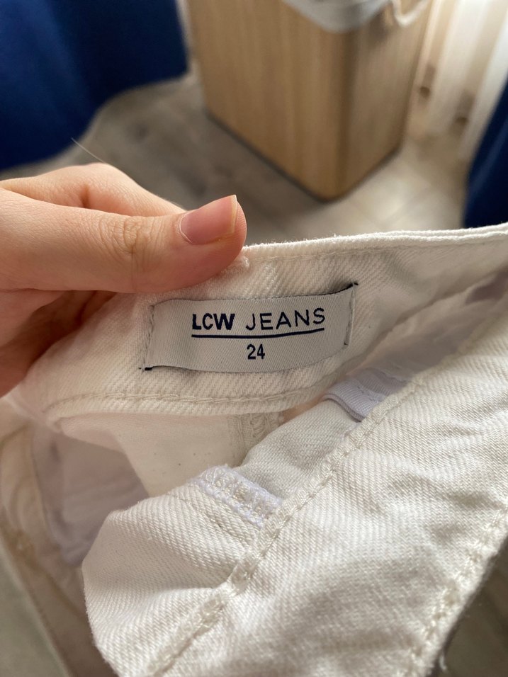 Düğmeli Beyaz Mini Kot Şort Etek - Görsel 2