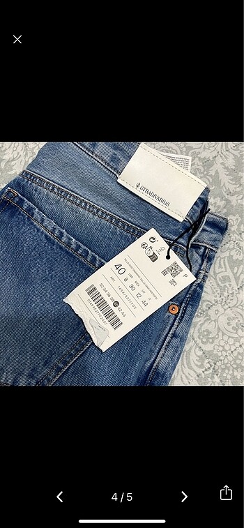 40 Beden mavi Renk Stradivarius straight slit jean