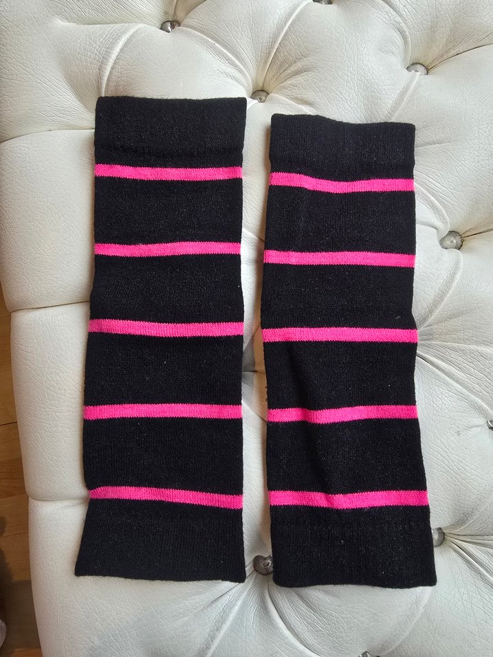 Pembe Çizgili Siyah Konç - Görsel 3