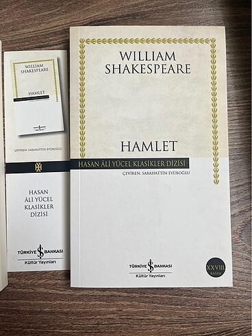 HAMLET - WILLIAM SHAKESPEARE