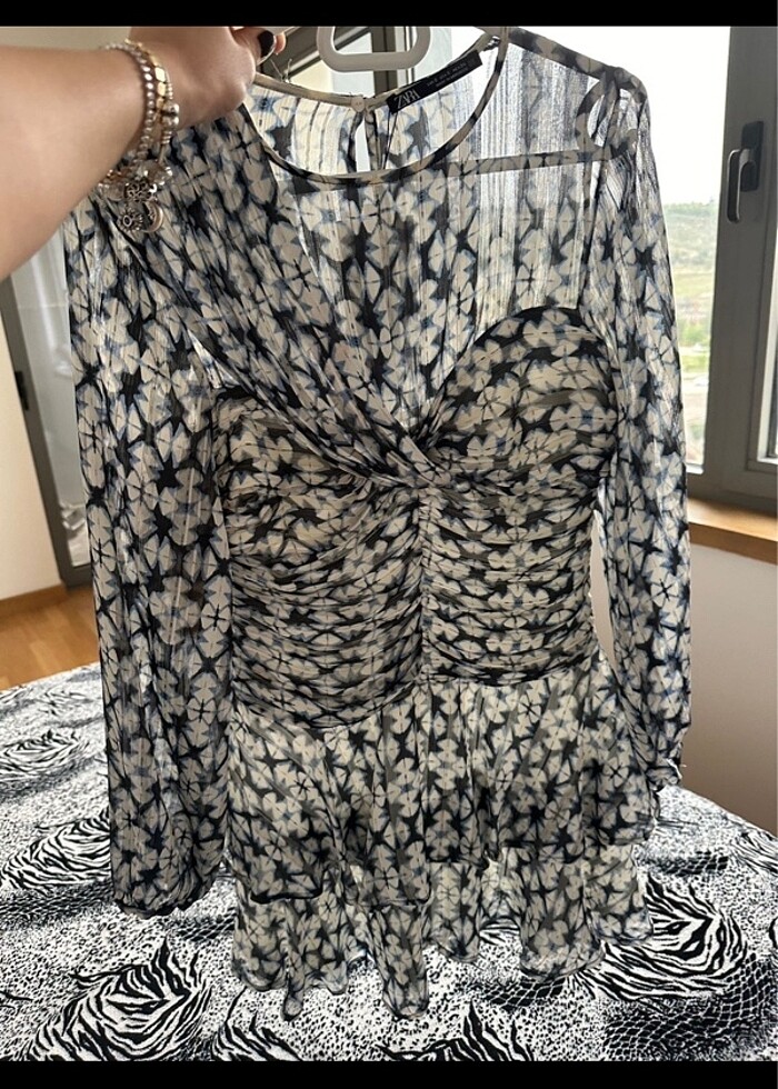 Metalik iplikli desenli kısa zara elbise - Görsel 4