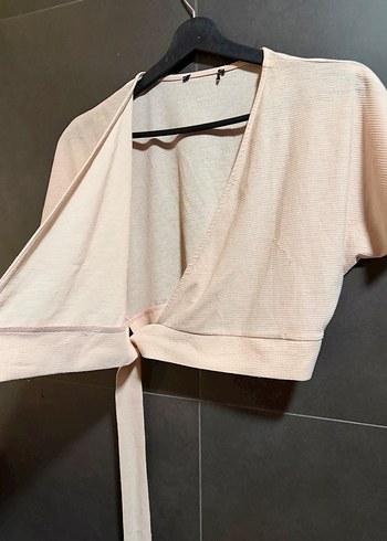 Kruvaze bağlama detaylı pudra pembe üst - Görsel 2