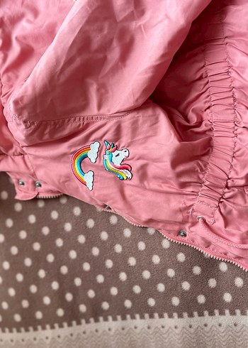 Pembe Nakışlı Kız Çocuk Mont - Görsel 5