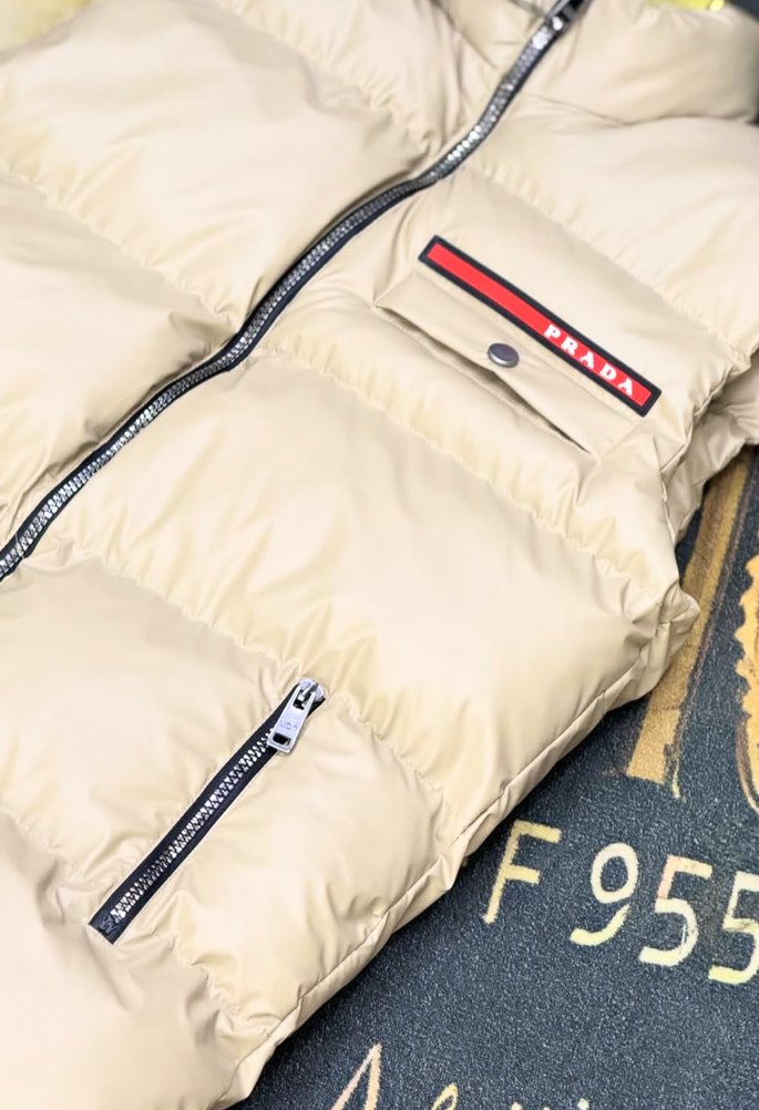 Bej Prada Kolsuz Şişme Yelek - Görsel 2