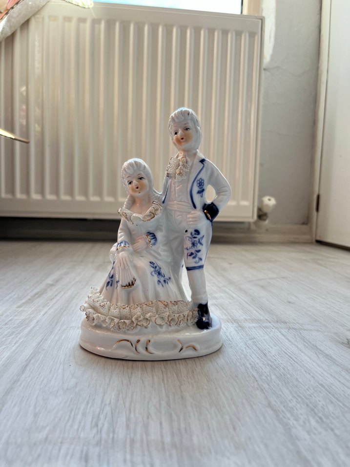 Beyaz İnce Detaylı Çift Figür antika biblo - Görsel 3