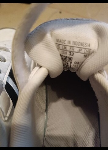 32 Beden çeşitli Renk Adidas spor ayakkabı