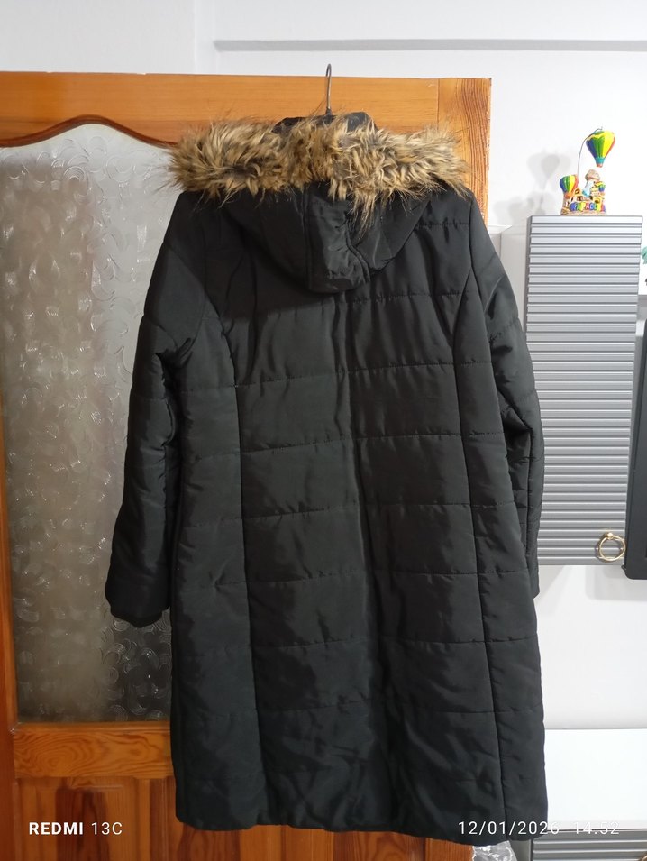 LCW Siyah Uzun Kadın Kışlık Mont Kürklü Kapüşonlu - Görsel 3