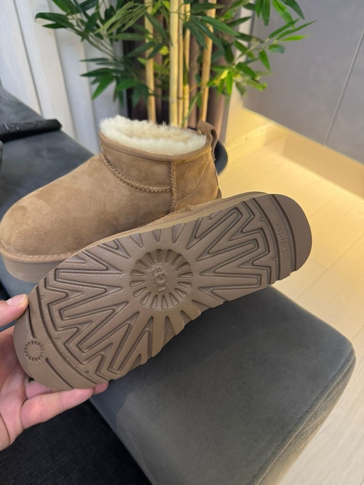 Bej Süet Kürklü Kadın Platform Bot - Görsel 4