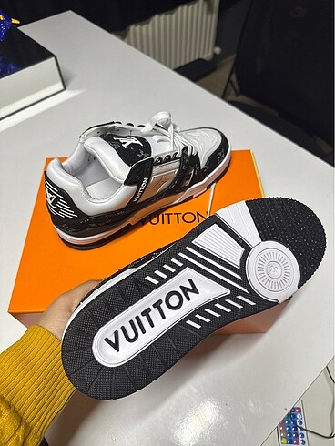 Louis Vuitton Erkek spor ayakkabı