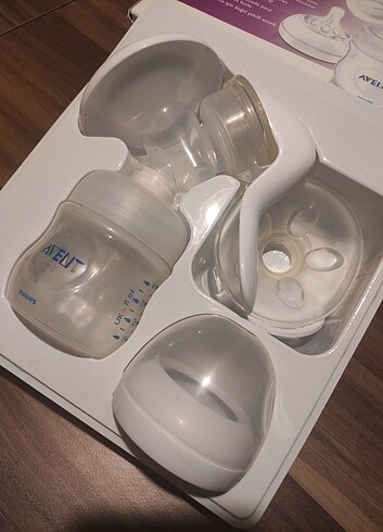 Beden Renk Avent Manuel Süt Pompası ve Nuk Cam Biberon