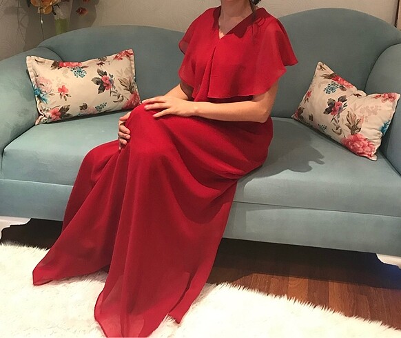 Kırmızı elbise