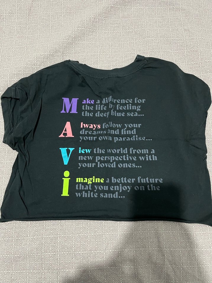 Mavi Baskılı Siyah Kadın Tişört - Görsel 3