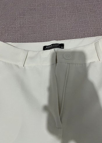 Beyaz V Yaka Düğmeli Kadın Yelek ve ispanyol paça pantolon takım - Görsel 7