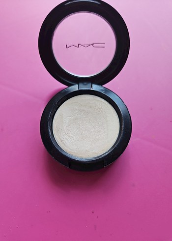  Beden MAC Aydınlatıcı Baz