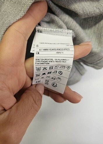 7 Yaş Beden Benetton tshirt (HİÇ GİYİLMEDİ)