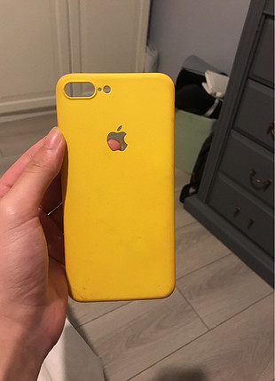 Sarı renk telefon kabı