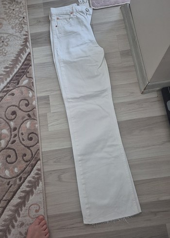 38 Beden beyaz Renk Zara Kadın Beyaz Midi Kumaş Pantolon