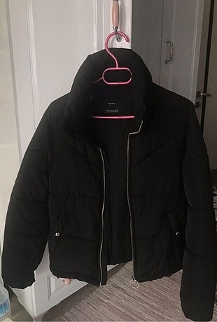 Bershka siyah şişme mont