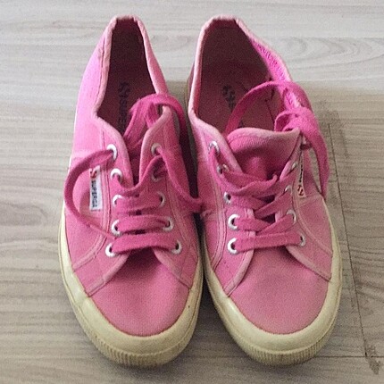 Pembe superga