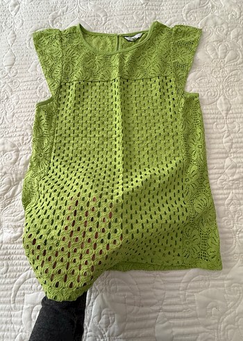 Yeşil Dantelli Nakışlı Kolsuz Bluz - Görsel 2