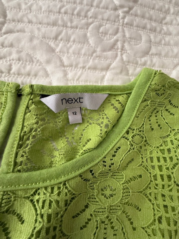 Yeşil Dantelli Nakışlı Kolsuz Bluz - Görsel 4