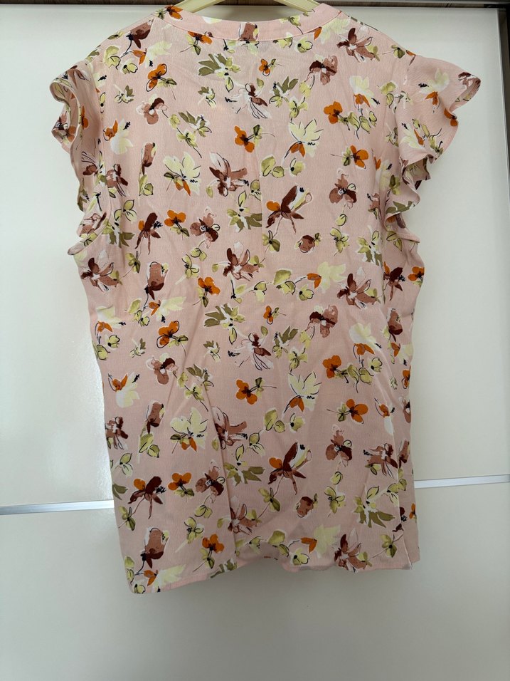 Pembe Desenli V Yaka Kısa Kollu Bluz - Görsel 2