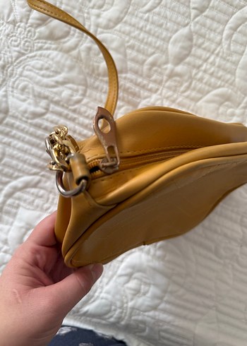 Sarı Deri Nakışlı Kadın Çantası - Görsel 2