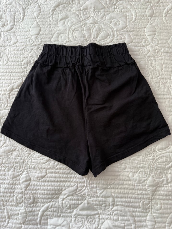 Siyah Pamuklu Mini Bol Kesim Şort - Görsel 2