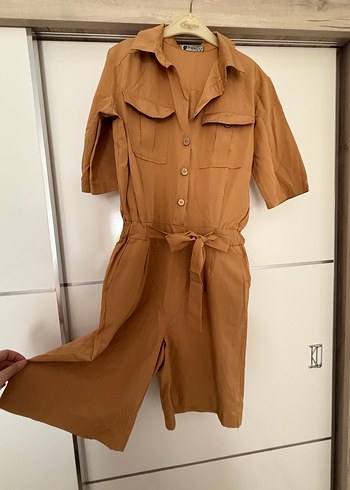 Camel Kemerli Kısa Kollu Mini Tulum - Görsel 2