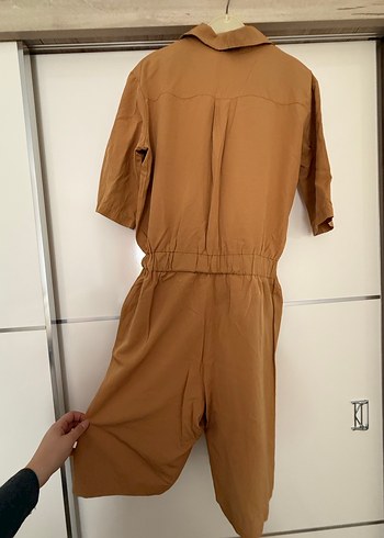 Camel Kemerli Kısa Kollu Mini Tulum - Görsel 4