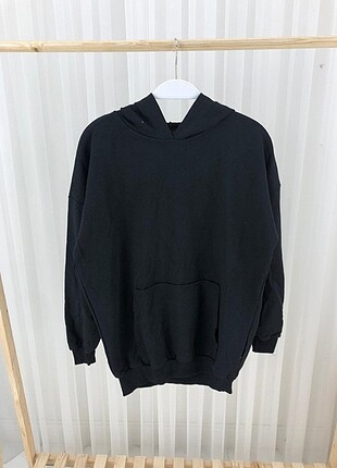 Düz siyah sweatshirt kapüşonlu