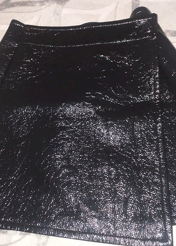 Siyah Parlak Deri Mini Etek - Görsel 3