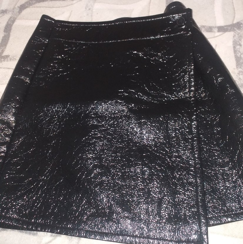Siyah Parlak Deri Mini Etek - Görsel 4